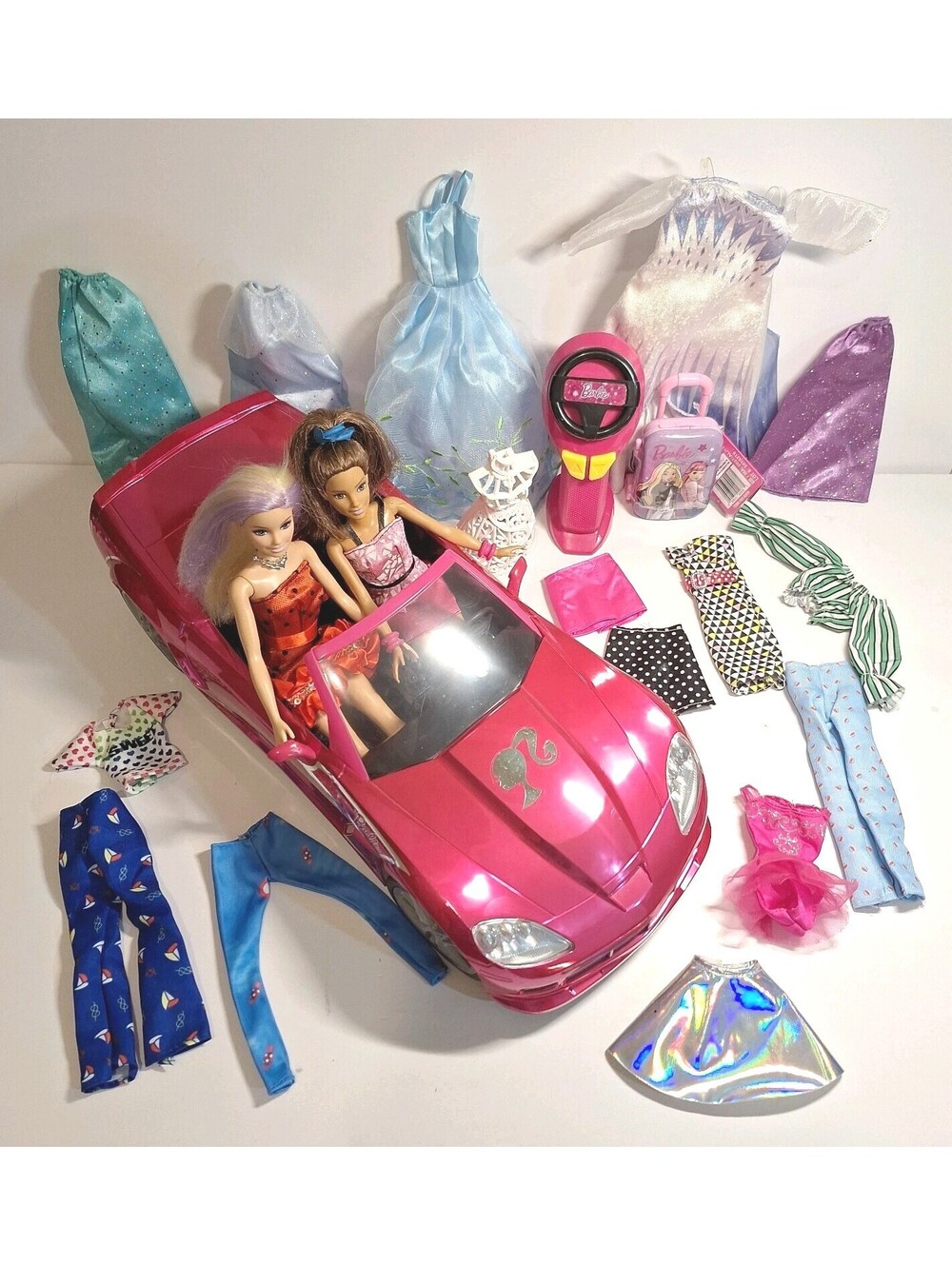 Mattel Barbie Metallic Pink RC Corvette -Works-lot with 2 Barbies, 20pc Clothing - Picture 2 of 15